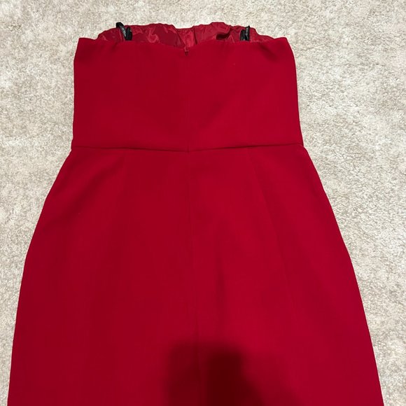 Black Halo Jumpsuit Size 6 Red Strapless Tapered Leg Pockets Evening or Workwear - Picture 6 of 12